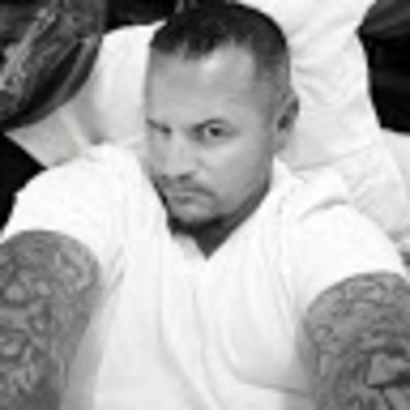 Meet your Posher, Kris - Picture 1 of 1